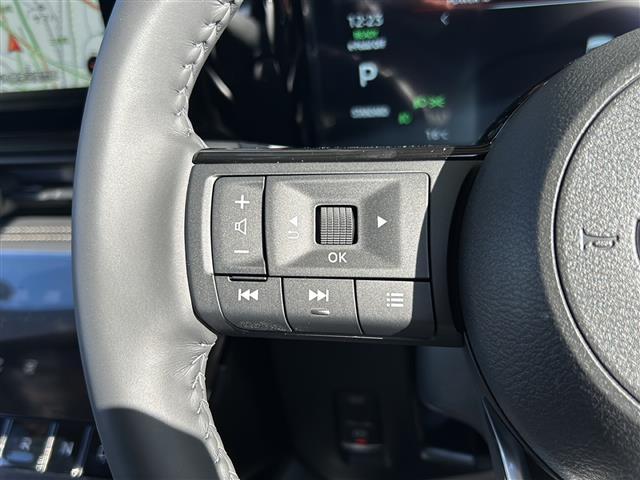 セレナ e-パワー ハイウェイスターV アラウンドビューモニター デジタルインナーミラー リアエアコン フリップダウンモニター プロパイロット 電動パーキング ワイヤレス充電 オートハイビーム e-Pedal USB充電 LEDヘッドライト(7枚目)