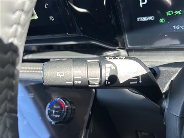 セレナ e-パワー ハイウェイスターV アラウンドビューモニター デジタルインナーミラー リアエアコン フリップダウンモニター プロパイロット 電動パーキング ワイヤレス充電 オートハイビーム e-Pedal USB充電 LEDヘッドライト(9枚目)