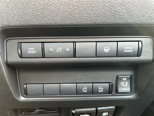 セレナ e-パワー ハイウェイスターV アラウンドビューモニター デジタルインナーミラー リアエアコン フリップダウンモニター プロパイロット 電動パーキング ワイヤレス充電 オートハイビーム e-Pedal USB充電 LEDヘッドライト(12枚目)