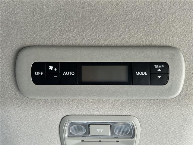 セレナ e-パワー ハイウェイスターV アラウンドビューモニター デジタルインナーミラー リアエアコン フリップダウンモニター プロパイロット 電動パーキング ワイヤレス充電 オートハイビーム e-Pedal USB充電 LEDヘッドライト(19枚目)