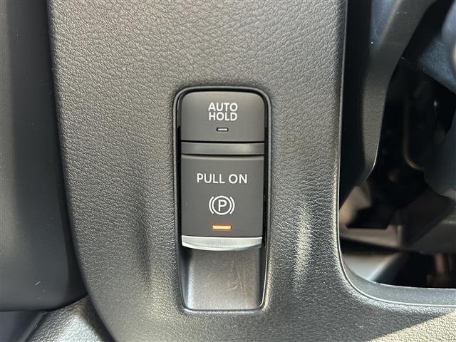 セレナ e-パワー ハイウェイスターV アラウンドビューモニター デジタルインナーミラー リアエアコン フリップダウンモニター プロパイロット 電動パーキング ワイヤレス充電 オートハイビーム e-Pedal USB充電 LEDヘッドライト(20枚目)