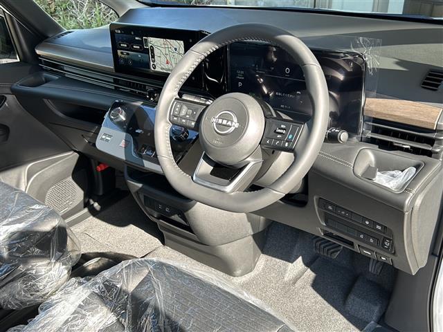 セレナ e-パワー ハイウェイスターV アラウンドビューモニター デジタルインナーミラー リアエアコン フリップダウンモニター プロパイロット 電動パーキング ワイヤレス充電 オートハイビーム e-Pedal USB充電 LEDヘッドライト(22枚目)