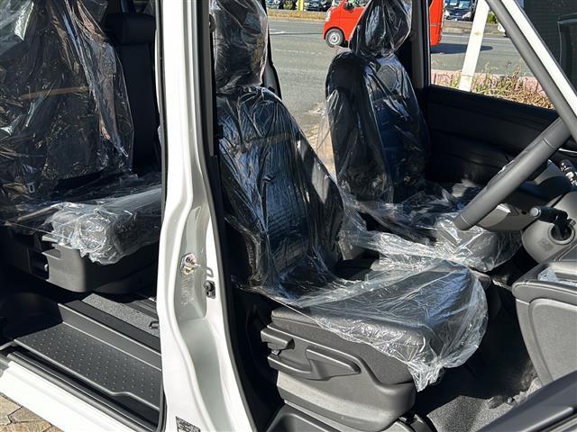 セレナ e-パワー ハイウェイスターV アラウンドビューモニター デジタルインナーミラー リアエアコン フリップダウンモニター プロパイロット 電動パーキング ワイヤレス充電 オートハイビーム e-Pedal USB充電 LEDヘッドライト(23枚目)