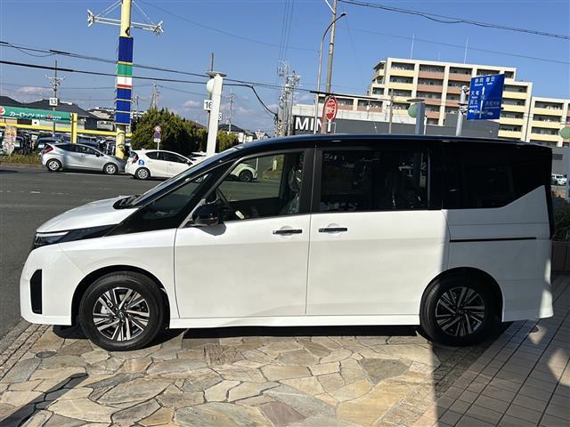 セレナ e-パワー ハイウェイスターV アラウンドビューモニター デジタルインナーミラー リアエアコン フリップダウンモニター プロパイロット 電動パーキング ワイヤレス充電 オートハイビーム e-Pedal USB充電 LEDヘッドライト(39枚目)