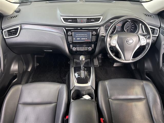 エクストレイル 20XブラクエクストリーマXエマージェンシブレーキP 純正ナビ 全方位カメラ レーダークルーズコントロール ヒルダウンアシスト ETC コーナーセンサー BSM アイドリングストップ シートヒーター サンルーフ レザーシート オートライト レーンキープ(4枚目)