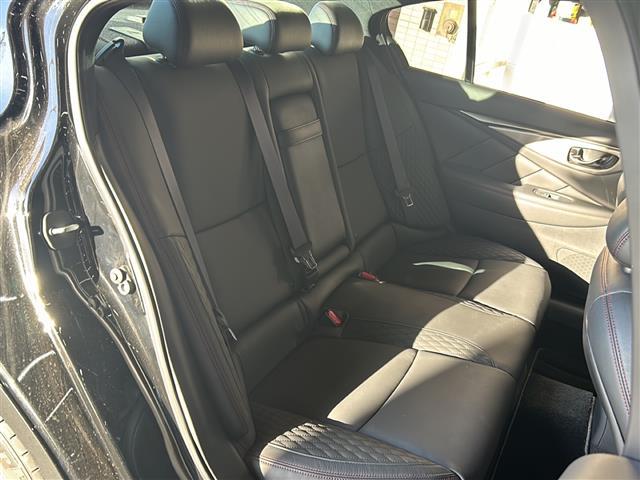 スカイライン 400R 純正ナビ レーダークルーズコントロール シートヒーター テレスコ 全方位カメラ スマートキー パドルシフト オートライト スペアキー 取扱説明書 保証書 ETC LEDヘッドライト パワーシート(26枚目)