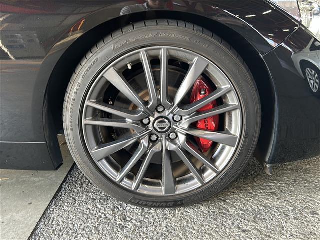 スカイライン 400R 純正ナビ レーダークルーズコントロール シートヒーター テレスコ 全方位カメラ スマートキー パドルシフト オートライト スペアキー 取扱説明書 保証書 ETC LEDヘッドライト パワーシート(40枚目)