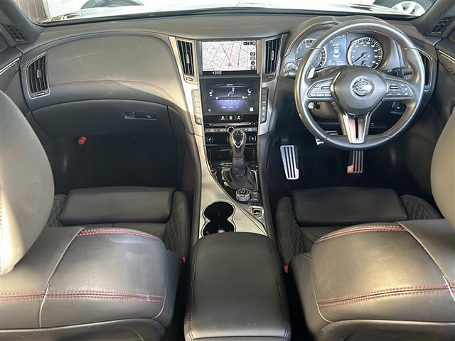 スカイライン 400R 純正ナビ レーダークルーズコントロール シートヒーター テレスコ 全方位カメラ スマートキー パドルシフト オートライト スペアキー 取扱説明書 保証書 ETC LEDヘッドライト パワーシート(42枚目)