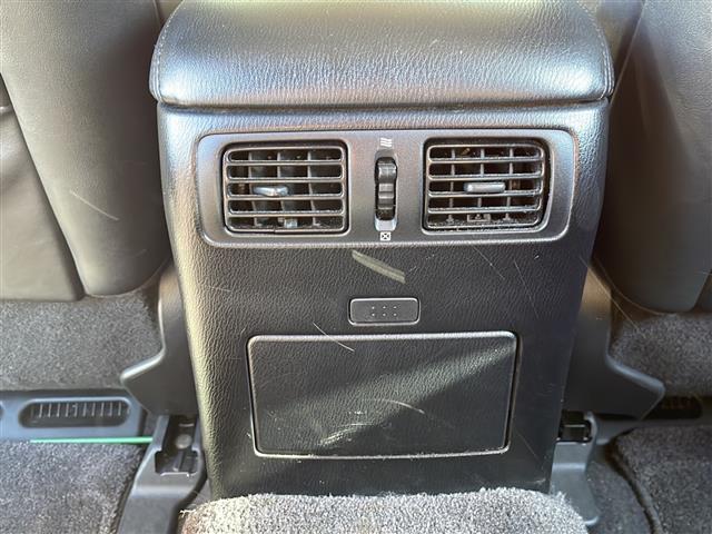 フーガ ２５０ＧＴ　純正ナビ　クルーズコントロール　ＥＴＣ　バックカメラ　パワーシート　純正フロアマット　シートメモリー　ステアリングリモコン　テレスコピックステアリング　車高調整式サスペンション　ＬＥＤヘッドライト（16枚目）