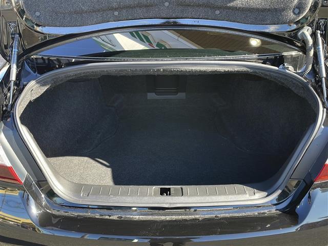 フーガ ２５０ＧＴ　純正ナビ　クルーズコントロール　ＥＴＣ　バックカメラ　パワーシート　純正フロアマット　シートメモリー　ステアリングリモコン　テレスコピックステアリング　車高調整式サスペンション　ＬＥＤヘッドライト（30枚目）