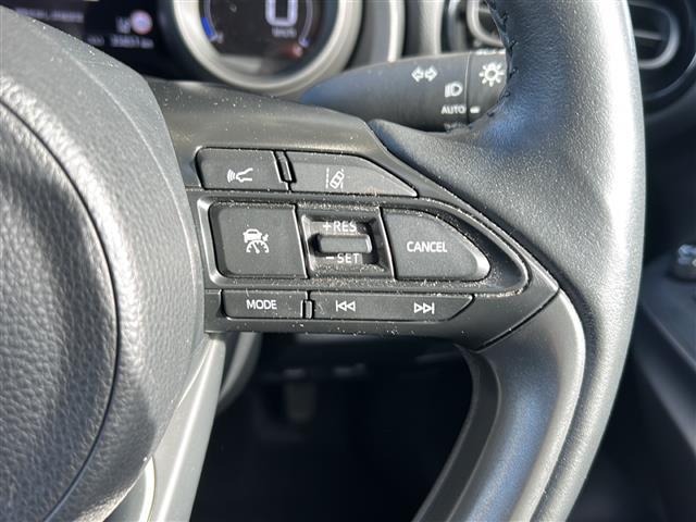 ヤリスクロス ハイブリッドG 純正ナビ バックカメラ コーナーセンサー BSM ETC レーダークルーズコントロール シートヒーター ドライブレコーダー ハンドルヒーター スマートキー SOSコール オートホールド 保証書(9枚目)