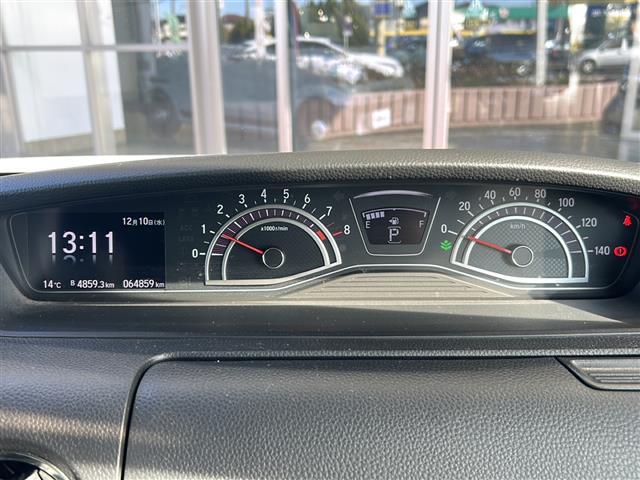 N-BOXカスタム G・Lホンダセンシング カロッツェリアナビ バックカメラ 片側パワスラ ドライブレコーダー ホンダセンシング サイドカーテンエアバッグ オートライト LEDヘッドライト フォグランプ 横滑り防止装置 ステアリングリモコン(6枚目)