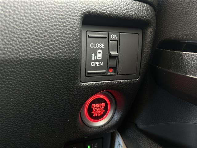 N-BOXカスタム G・Lホンダセンシング カロッツェリアナビ バックカメラ 片側パワスラ ドライブレコーダー ホンダセンシング サイドカーテンエアバッグ オートライト LEDヘッドライト フォグランプ 横滑り防止装置 ステアリングリモコン(13枚目)