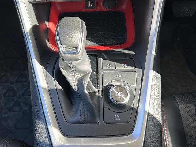 ＲＡＶ４ ハイブリッドアドベンチャー　オフロードパッケージＩＩ　純正ナビ・衝突軽減・レーンキープ・追従クルコン・ＢＳＭ・コーナーセンサー前後・全方位カメラ・ＥＴＣ２．０・ドラレコ・パワーシート・レザーシート・シートヒーター・エアシート・デジタルインナーミラー（16枚目）