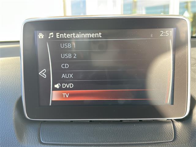 デミオ １３Ｓ　ミッドセンチュリー　純正ナビ・衝突軽減・横滑り防止装置・バックカメラ・ＥＴＣ・シートヒーター・ステリモ・ＨＵＤ・スマートキー・プッシュスタート・ＬＥＤヘッドライト・オートライト・純正フロアマット・純正アルミホイール（5枚目）