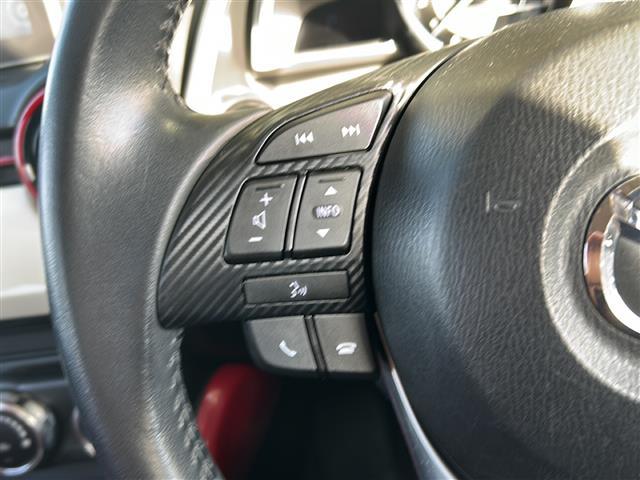 デミオ １３Ｓ　ミッドセンチュリー　純正ナビ・衝突軽減・横滑り防止装置・バックカメラ・ＥＴＣ・シートヒーター・ステリモ・ＨＵＤ・スマートキー・プッシュスタート・ＬＥＤヘッドライト・オートライト・純正フロアマット・純正アルミホイール（11枚目）