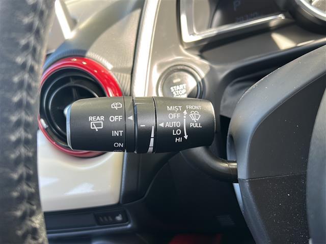 デミオ １３Ｓ　ミッドセンチュリー　純正ナビ・衝突軽減・横滑り防止装置・バックカメラ・ＥＴＣ・シートヒーター・ステリモ・ＨＵＤ・スマートキー・プッシュスタート・ＬＥＤヘッドライト・オートライト・純正フロアマット・純正アルミホイール（12枚目）