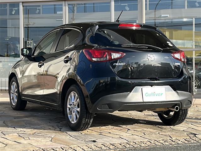 デミオ １３Ｓ　ミッドセンチュリー　純正ナビ・衝突軽減・横滑り防止装置・バックカメラ・ＥＴＣ・シートヒーター・ステリモ・ＨＵＤ・スマートキー・プッシュスタート・ＬＥＤヘッドライト・オートライト・純正フロアマット・純正アルミホイール（33枚目）