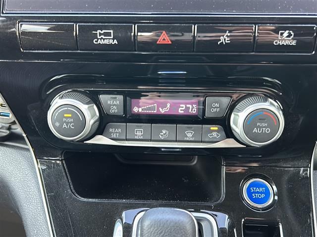 セレナ ｅ－パワー　ハイウェイスターＶ　純正１０インチナビ　アラウンドビューモニター　後席フリップダウンモニター　両側パワースライドドア　エマージェンシーブレーキ　プロパイロット　ＬＥＤヘッドライト　スマートインナーミラー　ＥＴＣ　純正ＡＷ（11枚目）