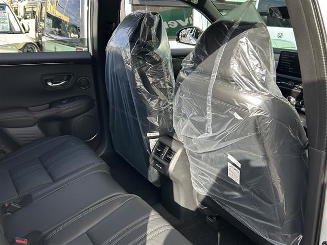 ＺＲ－Ｖ ｅ：ＨＥＶ　Ｚ特別仕様車ブラックスタイル　マルチビューカメラ　ＢＯＳＥサウンドシステム　ＥＴＣ２．０　シートヒーター　ステアリングヒーター　パワーバックドア　アダプティブドライビングビーム　ホンダセンシング　ワイヤレス充電器　パワーシート（23枚目）