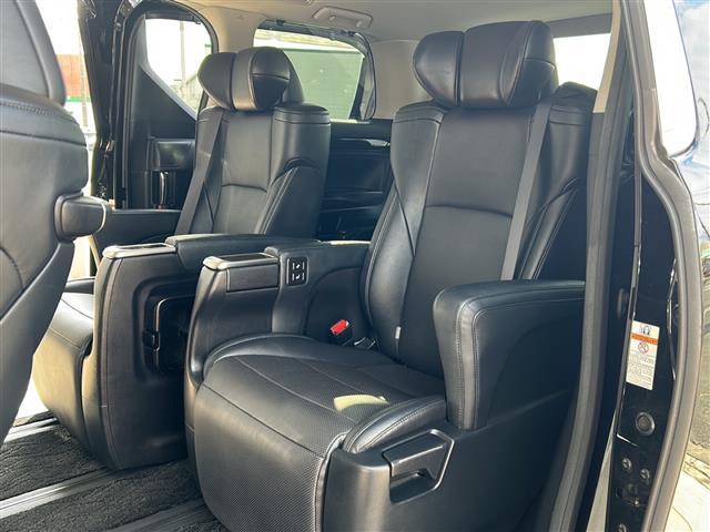 アルファード ２．５Ｓ　Ｃパッケージ　純正ナビ　フリップダウンモニター　ＥＴＣ　両側パワスラ　レーダークルコン　シートヒーター＆ベンチレーション　パワーシート　コーナーセンサー　ハンドルヒーター　パワーバックドア　プリクラッシュセーフティ（28枚目）