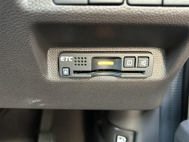 フリードハイブリッド ハイブリッド・Ｇホンダセンシング　純正ナビ・両側パワスラ・衝突軽減・レーンキープ・追従クルコン・バックカメラ・ＥＴＣ・ドラレコ・ＬＥＤヘッドライト・オートライト・フォグランプ・純正フロアマット・ヒーテッドドアミラー・ステリモ（7枚目）