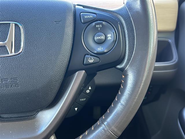 フリードハイブリッド ハイブリッド・Ｇホンダセンシング　純正ナビ・両側パワスラ・衝突軽減・レーンキープ・追従クルコン・バックカメラ・ＥＴＣ・ドラレコ・ＬＥＤヘッドライト・オートライト・フォグランプ・純正フロアマット・ヒーテッドドアミラー・ステリモ（11枚目）