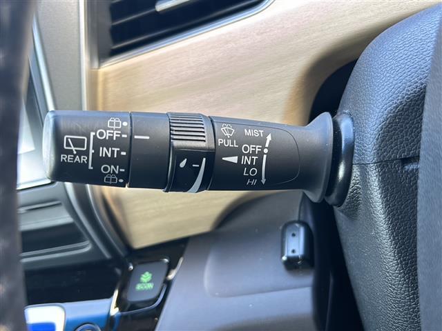 フリードハイブリッド ハイブリッド・Ｇホンダセンシング　純正ナビ・両側パワスラ・衝突軽減・レーンキープ・追従クルコン・バックカメラ・ＥＴＣ・ドラレコ・ＬＥＤヘッドライト・オートライト・フォグランプ・純正フロアマット・ヒーテッドドアミラー・ステリモ（12枚目）