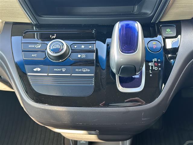 フリードハイブリッド ハイブリッド・Ｇホンダセンシング　純正ナビ・両側パワスラ・衝突軽減・レーンキープ・追従クルコン・バックカメラ・ＥＴＣ・ドラレコ・ＬＥＤヘッドライト・オートライト・フォグランプ・純正フロアマット・ヒーテッドドアミラー・ステリモ（14枚目）