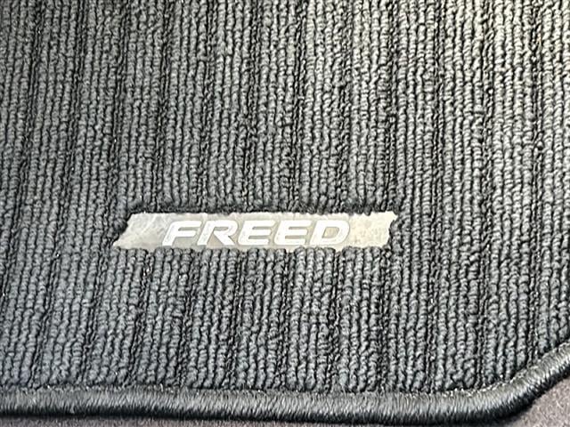 フリードハイブリッド ハイブリッド・Ｇホンダセンシング　純正ナビ・両側パワスラ・衝突軽減・レーンキープ・追従クルコン・バックカメラ・ＥＴＣ・ドラレコ・ＬＥＤヘッドライト・オートライト・フォグランプ・純正フロアマット・ヒーテッドドアミラー・ステリモ（17枚目）