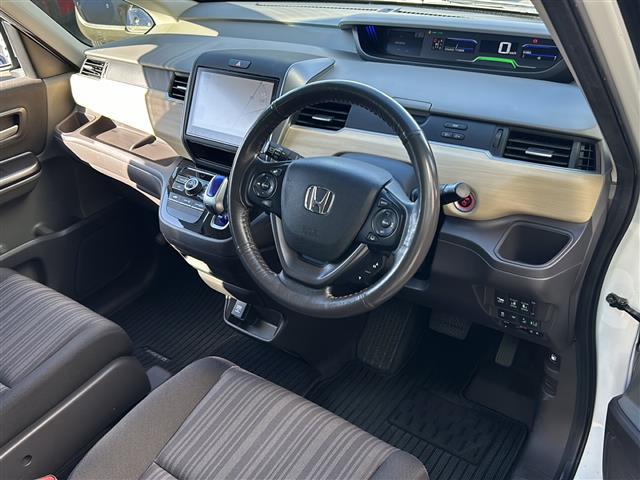 フリードハイブリッド ハイブリッド・Ｇホンダセンシング　純正ナビ・両側パワスラ・衝突軽減・レーンキープ・追従クルコン・バックカメラ・ＥＴＣ・ドラレコ・ＬＥＤヘッドライト・オートライト・フォグランプ・純正フロアマット・ヒーテッドドアミラー・ステリモ（19枚目）