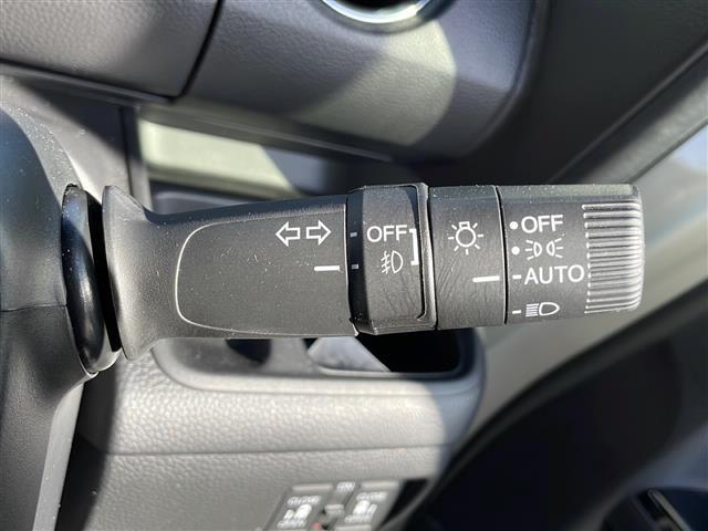 Ｎ－ＢＯＸカスタム Ｌターボ　スタイル＋ブラック　純正ナビ　バックカメラ　クリアランスソナー　前席シートヒーター　ブラック塗装１５インチアルミ　両側パワスラ　コンビシート　ＬＥＤヘッドライト　ＥＴＣ　電動パーキング　オートライト　フォグランプ（8枚目）