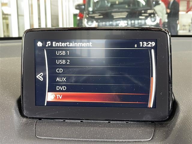 デミオ ＸＤノーブルクリムゾン　３６０°ビュー・モニター　ブラインドスポットモニター　アダプティブＬＥＤヘッドライト　スマートブレーキサポート　ヘッドアップディスプレイ　シートヒーター　クリアランスソナー　ドライブレコーダー　レー探（4枚目）