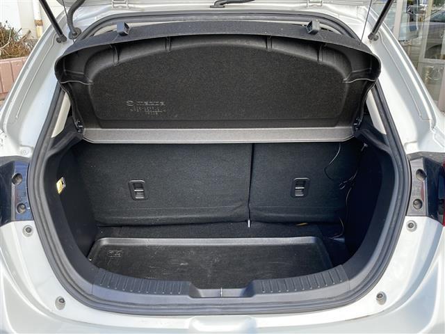 デミオ ＸＤノーブルクリムゾン　３６０°ビュー・モニター　ブラインドスポットモニター　アダプティブＬＥＤヘッドライト　スマートブレーキサポート　ヘッドアップディスプレイ　シートヒーター　クリアランスソナー　ドライブレコーダー　レー探（28枚目）