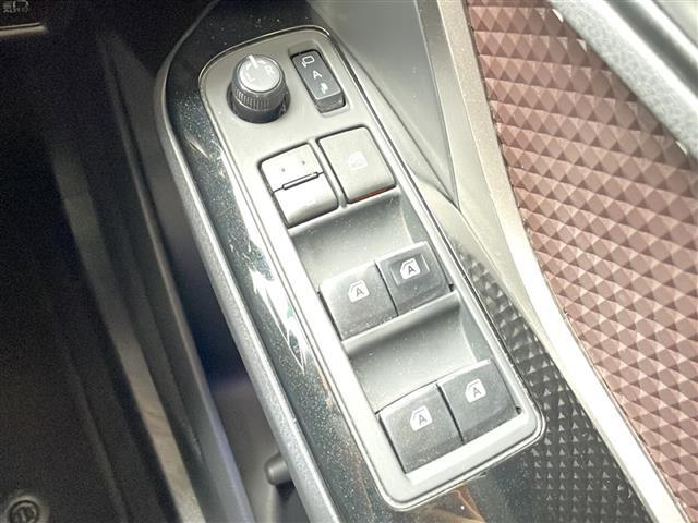 Ｃ－ＨＲ Ｇ　純正ナビ・衝突軽減・レーンキープ・追従クルコン・ＢＳＭ・コーナーセンサー前後・バックカメラ・ＥＴＣ・ハーフレザーシート・シートヒーターＤ／Ｎ席・ヒーテッドドアミラー・電動パーキングブレーキ・純正マット（17枚目）