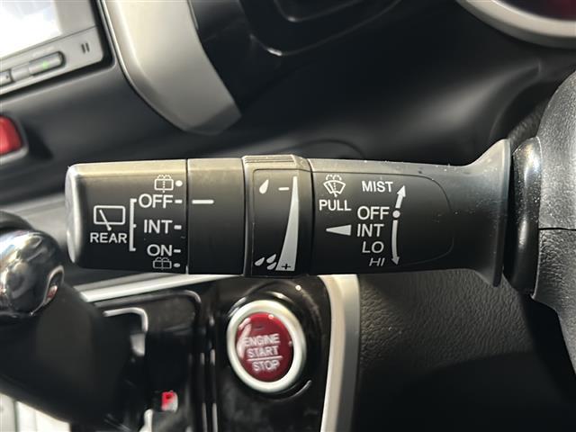 Ｎ－ＢＯＸカスタム Ｇ　ＳＳブラックスタイルパッケージ　純正ナビ・両側パワスラ・衝突軽減・バックカメラ・ＥＴＣ・ドラレコ・シートヒーターＤ／Ｎ席・オートライト・フォグランプ・ステリモ・純正フロアマット・純正アルミホイール・電格ミラー・ヒーテットドアミラー（12枚目）