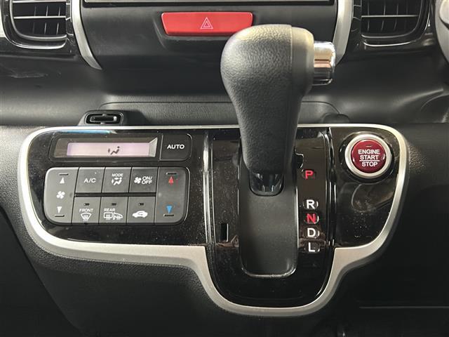 Ｎ－ＢＯＸカスタム Ｇ　ＳＳブラックスタイルパッケージ　純正ナビ・両側パワスラ・衝突軽減・バックカメラ・ＥＴＣ・ドラレコ・シートヒーターＤ／Ｎ席・オートライト・フォグランプ・ステリモ・純正フロアマット・純正アルミホイール・電格ミラー・ヒーテットドアミラー（14枚目）