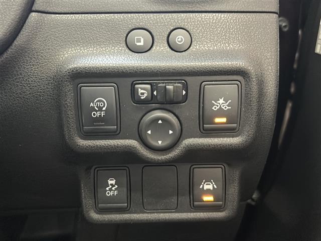 ノート Ｘ　ＤＩＧ－Ｓ　ブランナチュール　インテリア　純正ナビ・衝突軽減・レーンキープ・コーナーセンサー前後・全方位カメラ・ＥＴＣ・ドラレコ・ハーフレザーシート・ステリモ・キセノンヘッドライト・オートライト・純正フロアマット・純正アルミホイール（6枚目）