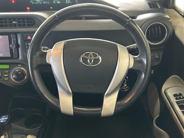 アクア Ｇ　純正ナビ　ＥＴＣ　オートエアコン　１６インチ社外アルミ　運転席＋助手席シートヒーター　電動格納ミラー　マニュアルレベリング　ｎａｎｏｅ　間欠ワイパー　ＬＥＤヘッドライト　純正マット　リモコンキー（5枚目）