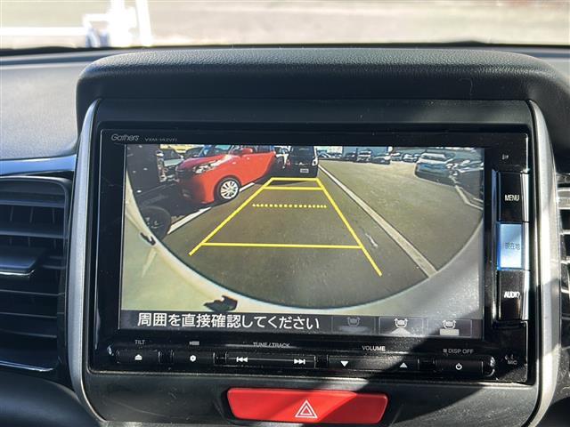 Ｎ－ＢＯＸカスタム ２トーンカラースタイル　Ｇ・ターボＡパッケージ　純正ナビ　ＥＴＣ　両側パワスラ　クルーズコントロール　１５インチ純正アルミ　オートエアコン　バックカメラ　横滑り防止装置　ディスチャージヘッドライト　アイドリングストップ　サイドカーテンエアバッグ（4枚目）