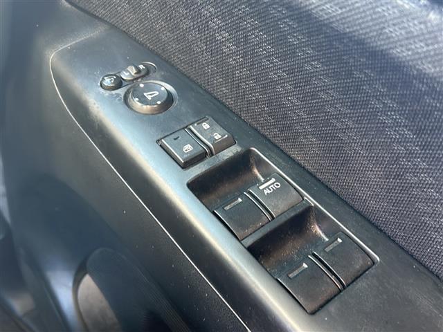 Ｎ－ＢＯＸカスタム ２トーンカラースタイル　Ｇ・ターボＡパッケージ　純正ナビ　ＥＴＣ　両側パワスラ　クルーズコントロール　１５インチ純正アルミ　オートエアコン　バックカメラ　横滑り防止装置　ディスチャージヘッドライト　アイドリングストップ　サイドカーテンエアバッグ（12枚目）