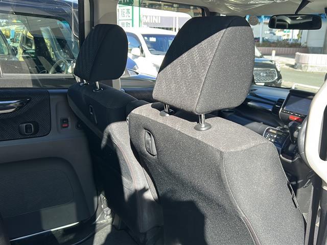 Ｎ－ＢＯＸカスタム ２トーンカラースタイル　Ｇ・ターボＡパッケージ　純正ナビ　ＥＴＣ　両側パワスラ　クルーズコントロール　１５インチ純正アルミ　オートエアコン　バックカメラ　横滑り防止装置　ディスチャージヘッドライト　アイドリングストップ　サイドカーテンエアバッグ（20枚目）