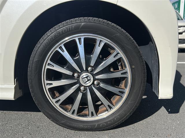 Ｎ－ＢＯＸカスタム ２トーンカラースタイル　Ｇ・ターボＡパッケージ　純正ナビ　ＥＴＣ　両側パワスラ　クルーズコントロール　１５インチ純正アルミ　オートエアコン　バックカメラ　横滑り防止装置　ディスチャージヘッドライト　アイドリングストップ　サイドカーテンエアバッグ（41枚目）