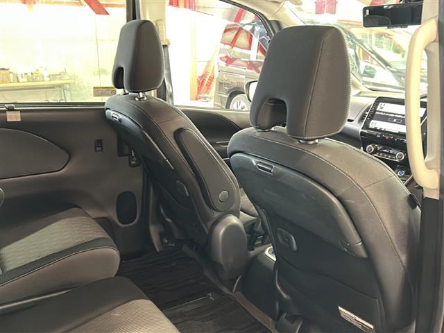 セレナ ｅ－パワー　ハイウェイスターＶ　純正ナビ　アラウンドビューモニター　フリップダウンモニター　両側パワスラ　プロパイロット　エマージェンシーブレーキ　デジタルインナーミラー　ＬＥＤヘッドライト　ＥＴＣ　ステリモ　リアエアコン　電動Ｐ（23枚目）