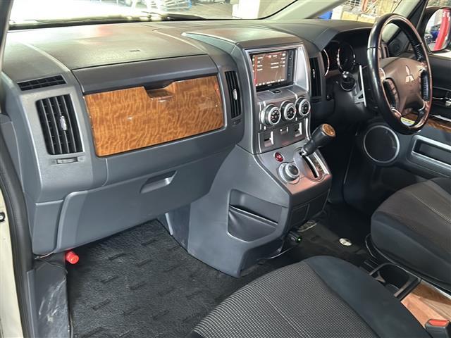 デリカD:5 C2 G ナビパッケージ 社外DA・片側パワスラ・盗難防止装置・クルコン・バックカメラ・ETC・ドラレコ前後・デジタルインナーミラー・パドルシフト・純正フロアマット・純正アルミホイール・キセノンヘッドライト・オートライト(26枚目)