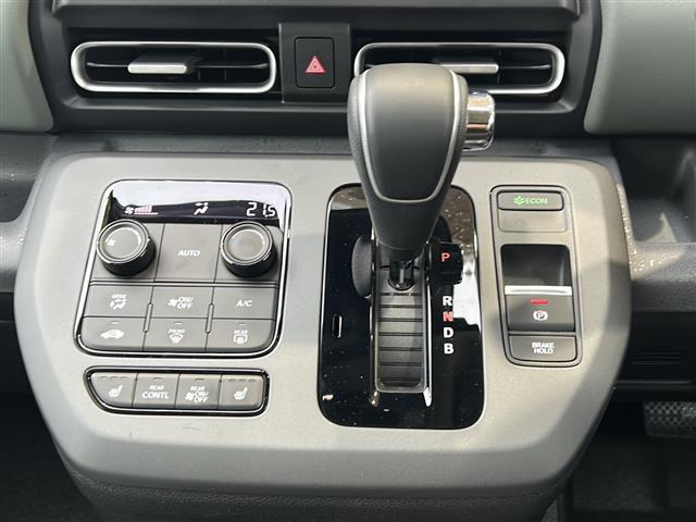 フリード e:HEVクロスター 純正ナビ フルセグテレビ バックカメラ 両側パワースライドドア ステアリングスイッチ スマートキー プッシュスタート プリクラッシュセーフティ レーダークルーズコントロール ハーフレザーシート(7枚目)