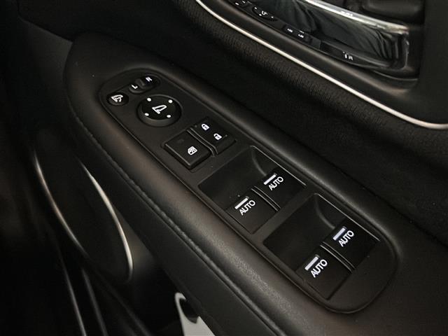 ヴェゼル ハイブリッドZ・ホンダセンシング 純正8インチナビ バックカメラ フルセグテレビ シートヒーター ETC ルーフレール 純正アルミホイール プッシュスタート スマートキー ホンダセンシング オートホールド 電動パーキングブレーキ(19枚目)