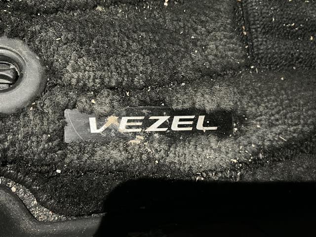 ヴェゼル ハイブリッドZ・ホンダセンシング 純正8インチナビ バックカメラ フルセグテレビ シートヒーター ETC ルーフレール 純正アルミホイール プッシュスタート スマートキー ホンダセンシング オートホールド 電動パーキングブレーキ(21枚目)