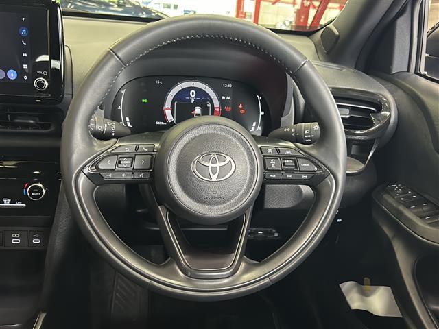 ヤリスクロス Z ウルバーノ 純正ナビ 全方位カメラ 前席シートヒーター ヘッドアップディスプレイ ETC ハーフレザー BSM トヨタセーフティセンス LEDヘッドライト オートハイビーム パワーバックドア ハンドルヒーター(6枚目)