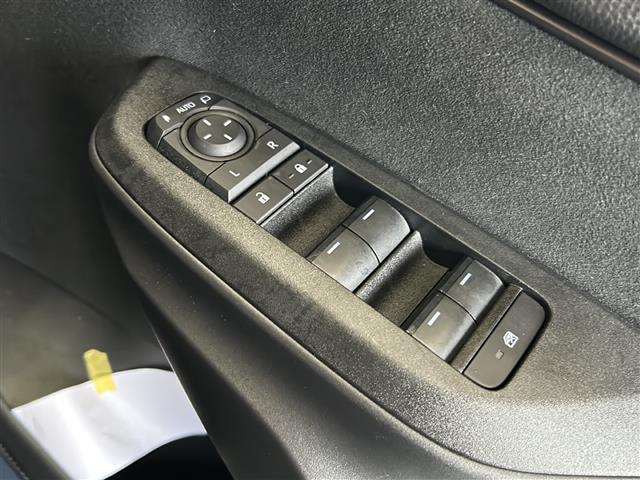 ヤリスクロス Z ウルバーノ 純正ナビ 全方位カメラ 前席シートヒーター ヘッドアップディスプレイ ETC ハーフレザー BSM トヨタセーフティセンス LEDヘッドライト オートハイビーム パワーバックドア ハンドルヒーター(12枚目)